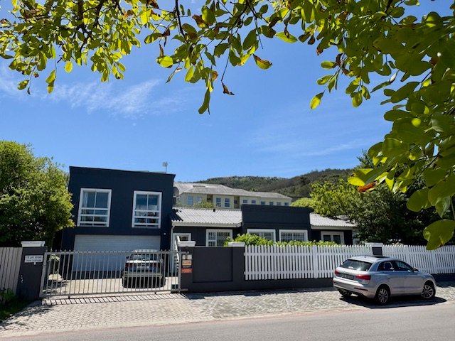 3 Bedroom Property for Sale in Knysna Central Western Cape